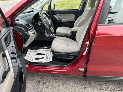 Used 2017 Subaru Forester 2.5i w/ Alloy Wheel Package image 14