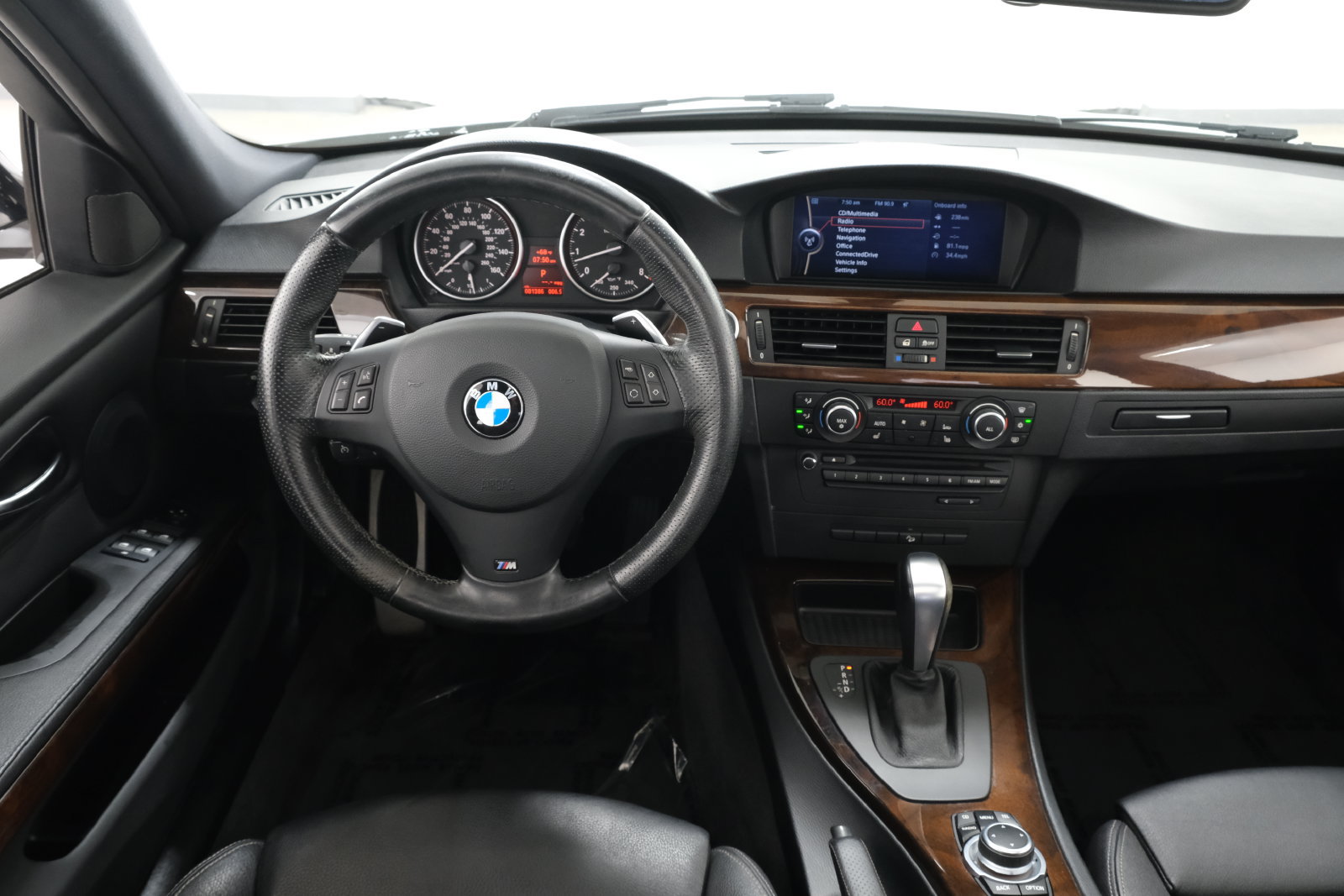 Used 2011 BMW 335i xDrive Sedan AWD/4WD image 11