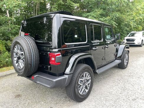 Used 2025 Jeep Wrangler Unlimited Sahara image 26