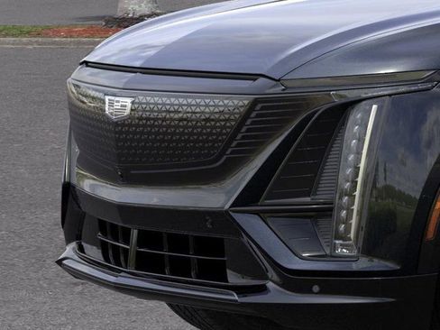 New 2026 Cadillac Lyriq Signature Sport AWD/4WD image 13
