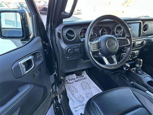 Used 2022 Jeep Wrangler Unlimited Sahara w/ Cold Weather Group image 43