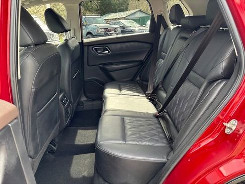 Used 2021 Nissan Rogue Platinum image 25