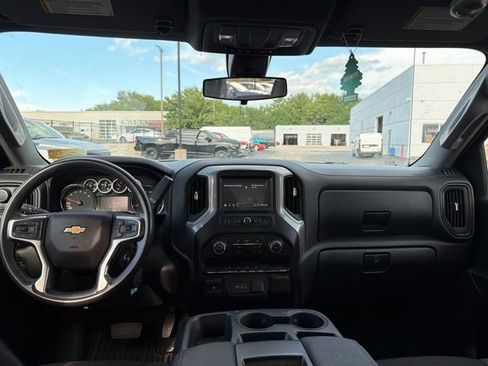 Used 2022 Chevrolet Silverado 1500 Custom w/ Safety Confidence Package AWD/4WD image 9