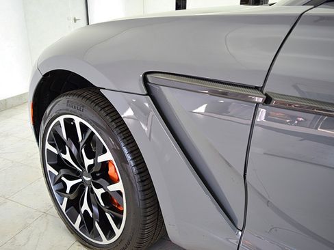 Used 2022 Aston Martin DBX DBX image 19