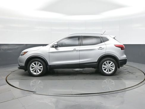 Used 2017 Nissan Rogue Sport SV w/ SV Premium Package image 4