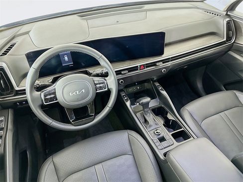 Certified 2025 Kia Sorento X-Line EX image 30