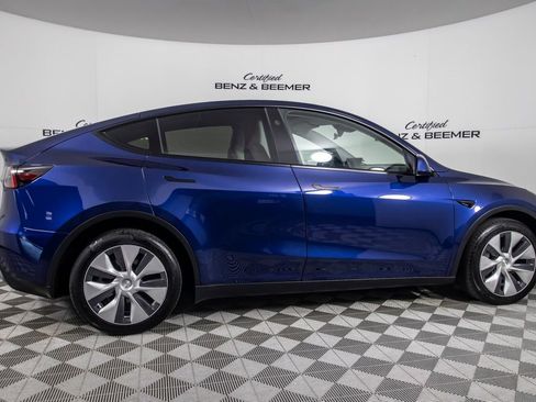 Used 2024 Tesla Model Y Long Range AWD/4WD image 4