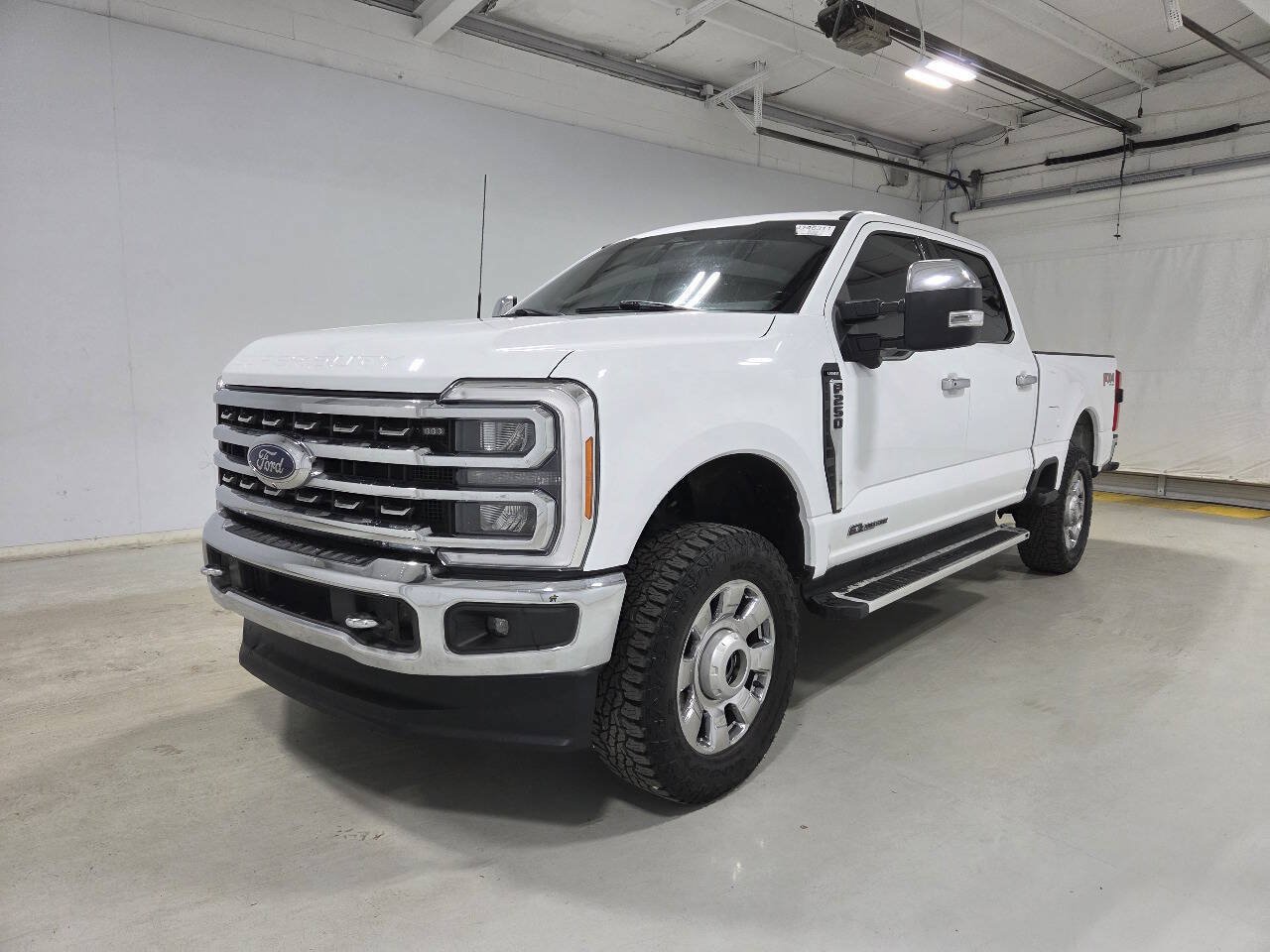 Used 2023 Ford F250 Lariat w/ Chrome Package AWD/4WD image 3