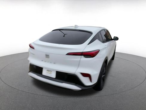 Used 2025 Buick Envista Sport Touring image 14