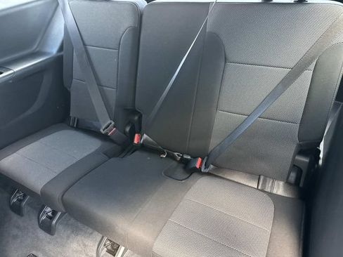 Used 2023 Chevrolet Traverse LT FWD image 33