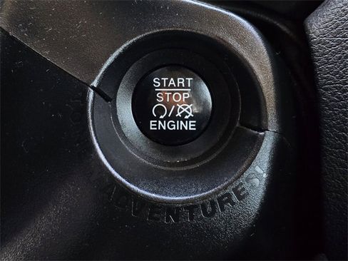 Used 2017 Jeep Renegade Sport w/ Power & Air Group image 33