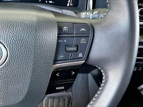 Used 2025 Toyota Camry SE FWD image 11