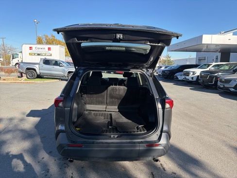 Used 2021 Toyota RAV4 LE image 21