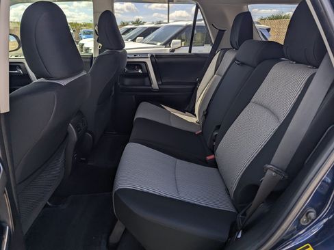 Used 2016 Toyota 4Runner SR5 AWD/4WD image 8