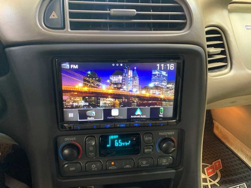 Used 2004 Chevrolet Corvette w/ Preferred Equipment Group image 5