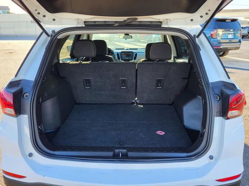 Used 2022 Chevrolet Equinox LS w/ LS Convenience Package image 12