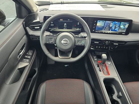 New 2026 Nissan Kicks SR AWD/4WD image 13