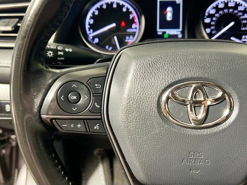 Used 2022 Toyota Camry SE image 12