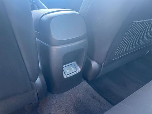 Used 2025 Hyundai Elantra SEL image 23