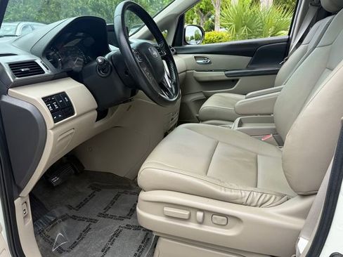 Used 2015 Honda Odyssey Touring image 11