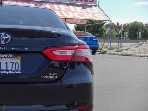 Certified 2019 Toyota Camry LE image 12