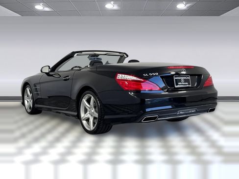 Used 2013 Mercedes-Benz SL 550 w/ Premium Pkg image 3