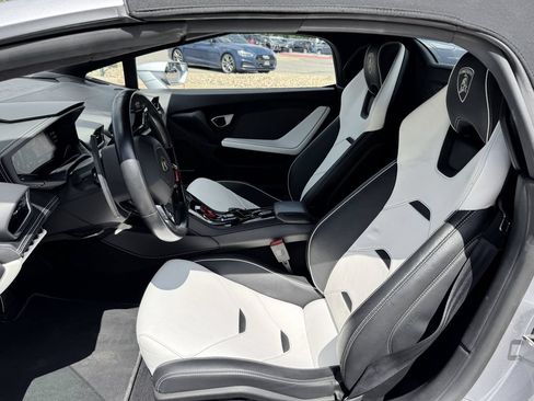 Used 2018 Lamborghini Huracan LP 580-2 RWD image 15