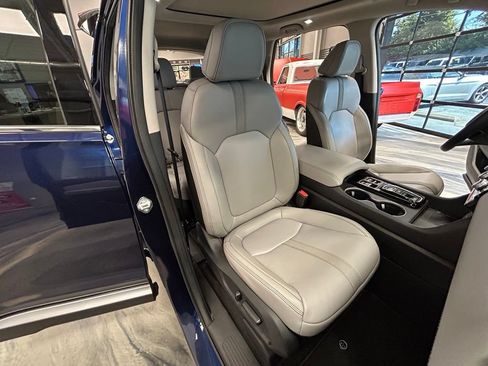 Used 2023 Honda Pilot Touring image 4