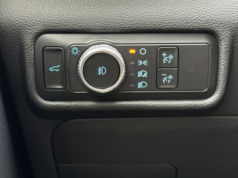 Used 2022 Ford Explorer XLT w/ Equipment Group 202A image 37