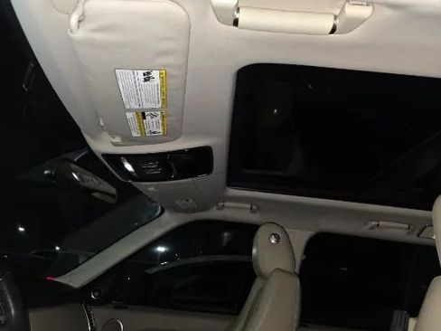 Used 2015 Land Rover Range Rover Supercharged image 17