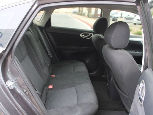 Used 2013 Nissan Sentra SR w/ Premium Pkg image 11