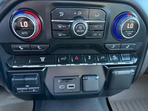 Used 2022 Chevrolet Silverado 3500 LT w/ Convenience Package image 18