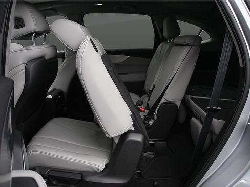 Certified 2026 Acura MDX FWD w/ Technology Package image 10