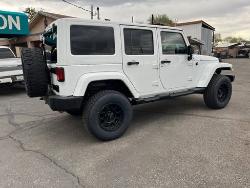 Used 2015 Jeep Wrangler Unlimited Sahara w/ Connectivity Group image 4