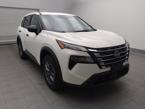 Used 2024 Nissan Rogue S AWD/4WD image 13