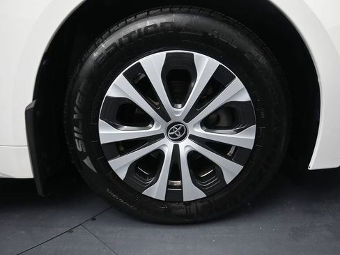 Used 2020 Toyota Corolla LE image 5