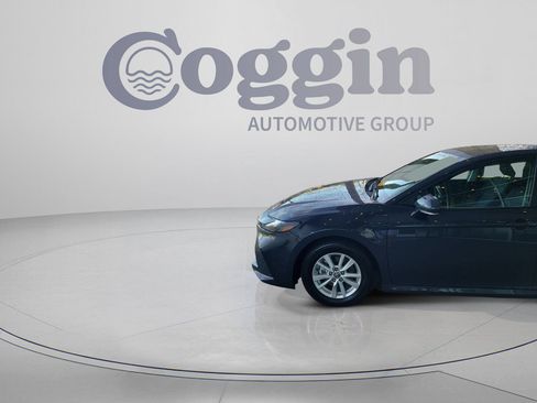 Used 2025 Toyota Camry LE FWD image 2