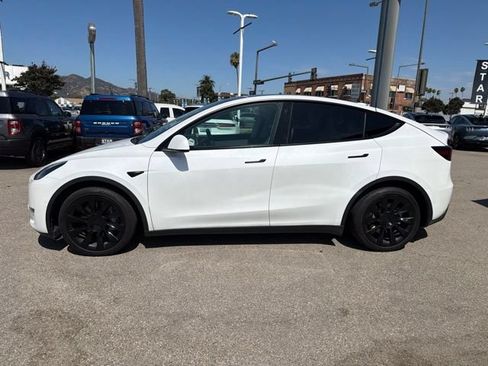 Used 2022 Tesla Model Y Long Range AWD/4WD image 4