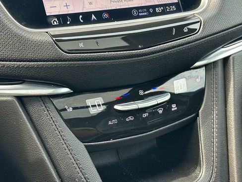 Used 2024 Cadillac XT5 Premium Luxury w/ Technology Package AWD/4WD image 31