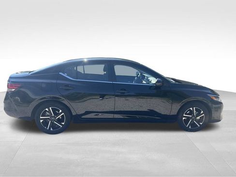 Used 2025 Nissan Sentra SV FWD image 17