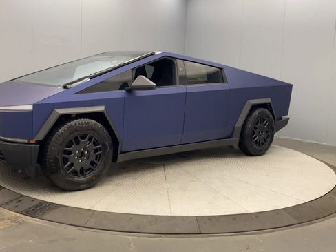 Used 2024 Tesla Cybertruck Cyberbeast AWD/4WD image 9
