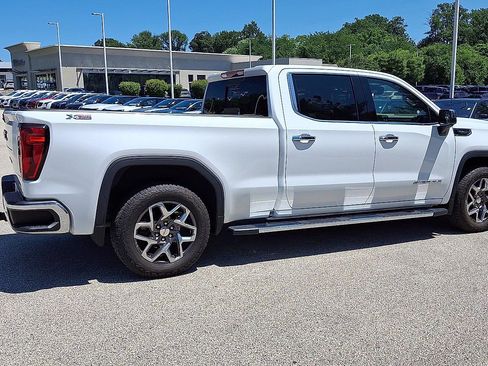 Used 2022 GMC Sierra 1500 SLT w/ SLT Premium Plus Package AWD/4WD image 9