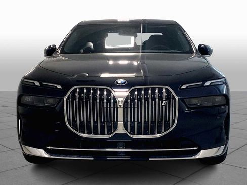 New 2025 BMW i7 xDrive60 image 3