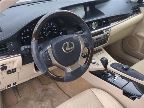 Used 2015 Lexus ES 350 w/ Premium Package image 9