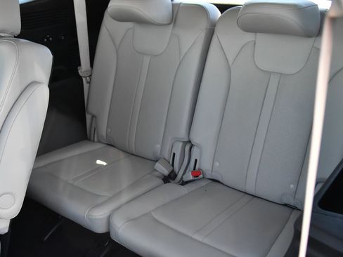Used 2023 Kia Sorento EX FWD image 40