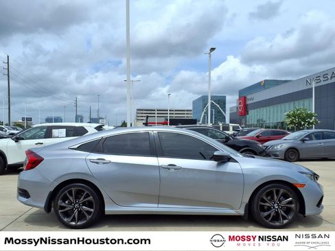 Used 2019 Honda Civic Sport image 8