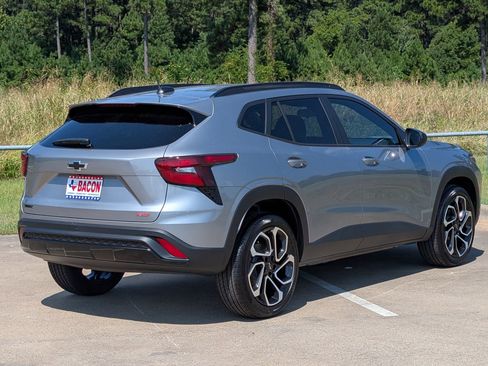 New 2025 Chevrolet Trax RS w/ Sunroof Package image 3