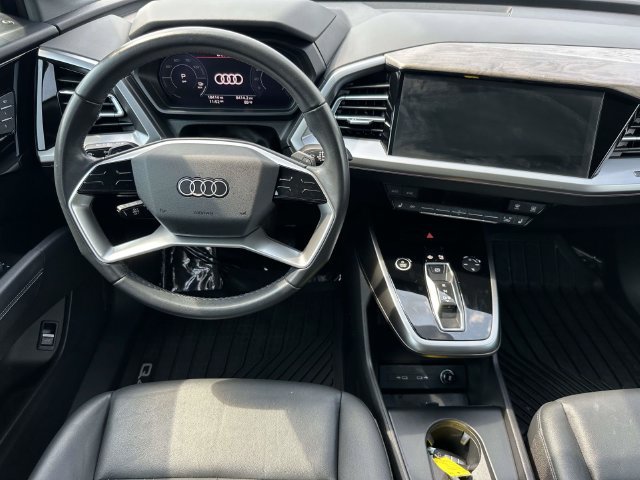 Used 2023 Audi Q4 e-tron Premium Plus w/ Premium Plus AWD/4WD image 4