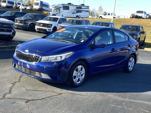 Used 2017 Kia Forte LX w/ LX Popular Package image 3