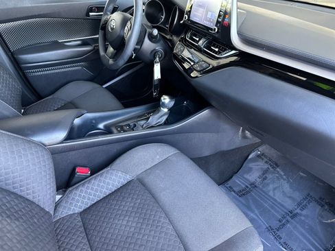 Used 2021 Toyota C-HR LE FWD image 15